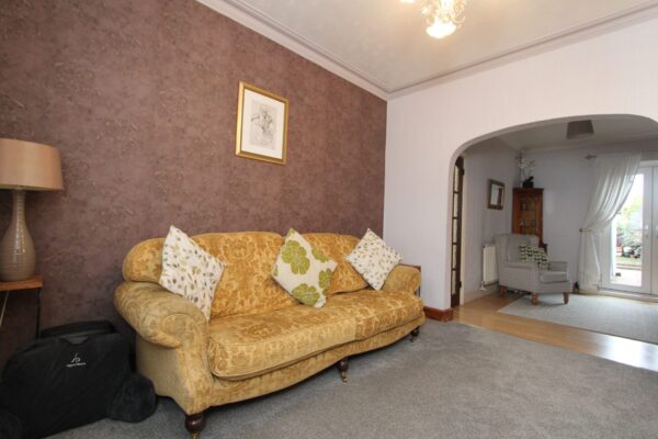 3 Bedrooms, Terraced House, Bromley