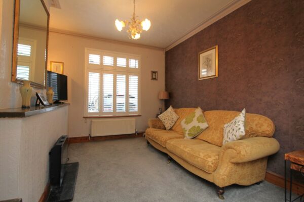 3 Bedrooms, Terraced House, Bromley