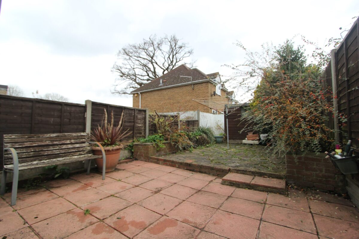 3 Bedrooms, Terraced House, Bromley