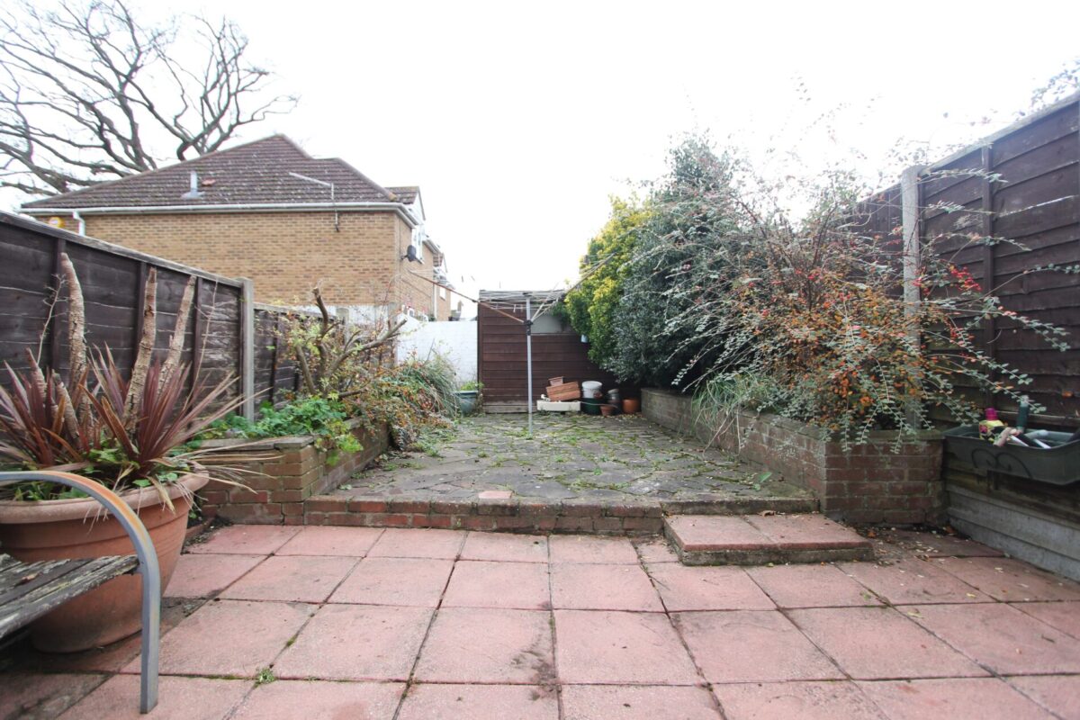 3 Bedrooms, Terraced House, Bromley