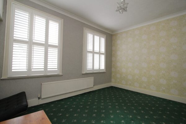 3 Bedrooms, Terraced House, Bromley