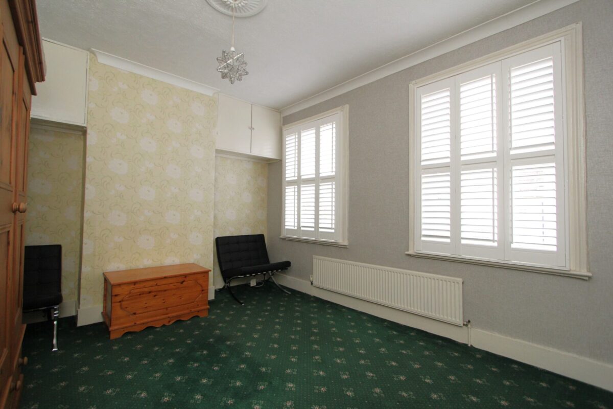 3 Bedrooms, Terraced House, Bromley